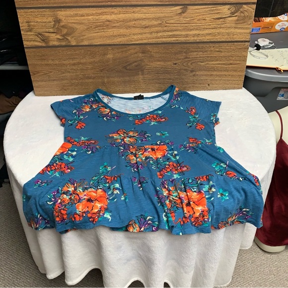 Torrid size 0 baby doll top blue/green/floral pattern - Picture 10 of 10
